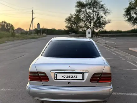 Mercedes-Benz E 320 2000 года за 3 600 000 тг. в Алматы – фото 4