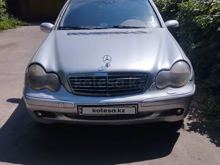 Mercedes-Benz C 200 2000 года за 3 000 000 тг. в Алматы