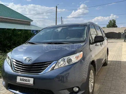 Toyota Sienna 2014 года за 8 800 000 тг. в Актобе – фото 2