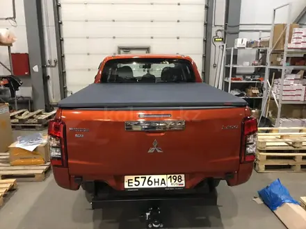 Мягкий трехсекционный тент 2015 + Mitsubishi Triton за 250 000 тг. в Астана – фото 3