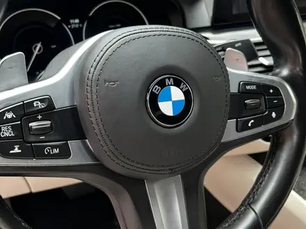 BMW 540 2018 года за 29 800 000 тг. в Алматы – фото 16