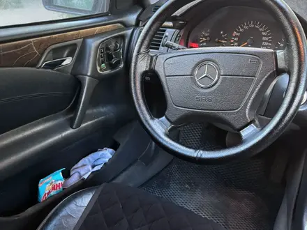 Mercedes-Benz E 320 1999 года за 5 000 000 тг. в Актау – фото 8