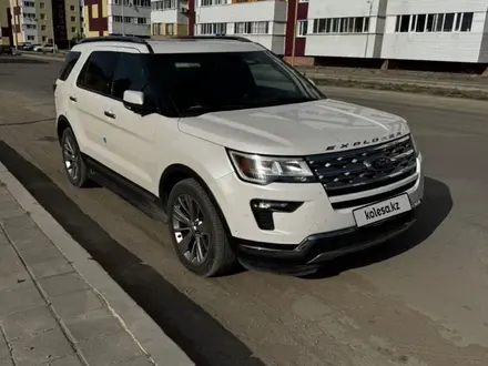 Ford Explorer 2018 года за 15 500 000 тг. в Алматы – фото 4