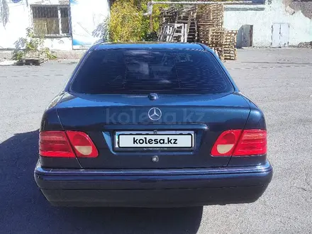 Mercedes-Benz E 230 1997 года за 2 300 000 тг. в Караганда – фото 2