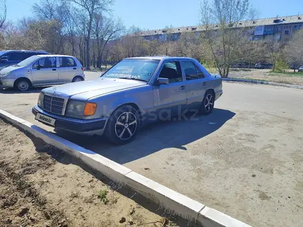 Mercedes-Benz E 200 1989 года за 1 500 000 тг. в Павлодар – фото 3