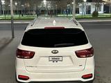 Kia Sorento 2018 года за 6 500 000 тг. в Актау – фото 2