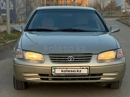 Toyota Camry 1998 года за 3 150 000 тг. в Алматы – фото 5