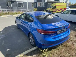 Hyundai Elantra, 2017