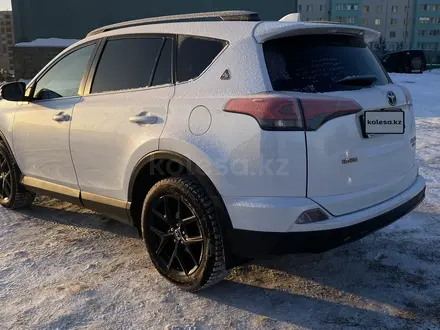 Toyota RAV4 2018 года за 12 900 000 тг. в Усть-Каменогорск – фото 4