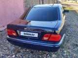 Mercedes-Benz E 230 1998 годаfor3 300 000 тг. в Тараз – фото 4