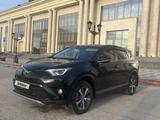 Toyota RAV4 2016 года за 11 500 000 тг. в Петропавловск – фото 2