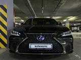 Lexus ES 300h 2020 года за 23 800 000 тг. в Алматы