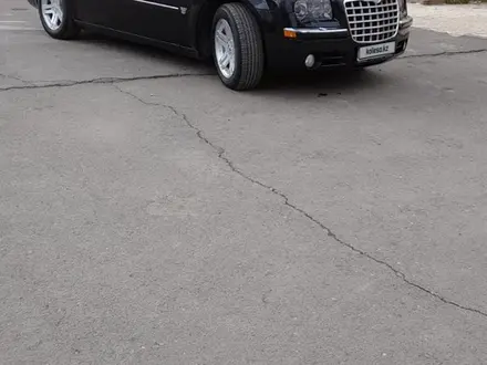 Chrysler 300C 2007 года за 5 500 000 тг. в Уральск – фото 2