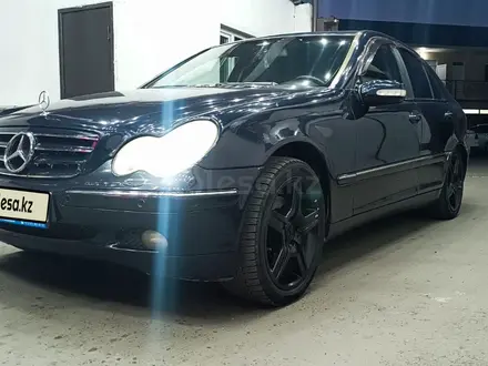 Mercedes-Benz C 32 AMG 2002 года за 3 500 000 тг. в Тараз – фото 2