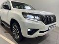 Toyota Land Cruiser Prado Prestige 4.0 2022 годаүшін39 320 000 тг. в Актобе – фото 2