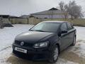 Volkswagen Polo 2015 года за 2 800 000 тг. в Кульсары – фото 2