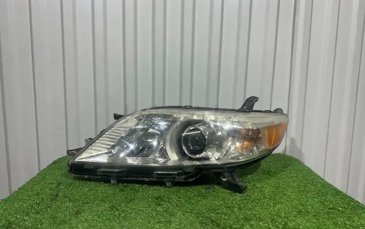 Фара передняя левая на Toyota Sienna за 70 000 тг. в Алматы
