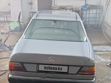 Mercedes-Benz E 200 1991 года за 1 500 000 тг. в Кызылорда – фото 4