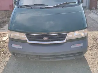 Nissan Largo, 1996