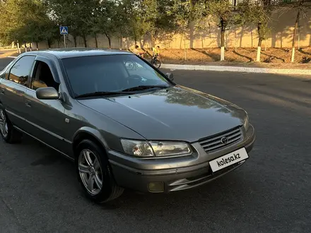 Toyota Camry 1998 года за 3 500 000 тг. в Шымкент – фото 3