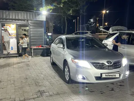 Toyota Camry 2010 года за 5 500 000 тг. в Тараз – фото 2
