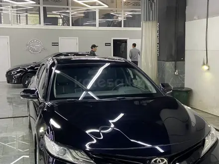 Toyota Camry 2018 года за 13 800 000 тг. в Астана – фото 8