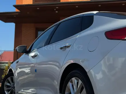 Kia K5 2015 года за 8 800 000 тг. в Алматы – фото 12
