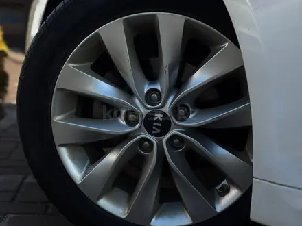 Kia K5 2015 года за 8 800 000 тг. в Алматы – фото 13