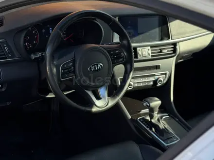 Kia K5 2015 года за 8 800 000 тг. в Алматы – фото 20