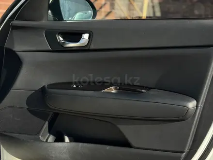 Kia K5 2015 года за 8 800 000 тг. в Алматы – фото 26
