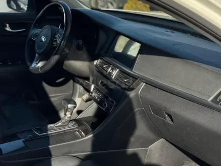 Kia K5 2015 года за 8 800 000 тг. в Алматы – фото 28