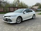 Toyota Camry 2020 года за 14 250 000 тг. в Шымкент