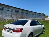 Toyota Camry 2014 года за 8 300 000 тг. в Усть-Каменогорск – фото 2