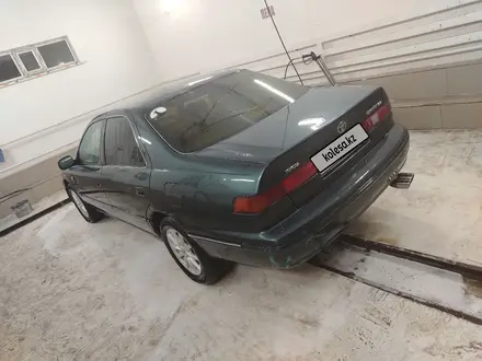 Toyota Camry 1997 года за 1 800 000 тг. в Жосалы – фото 5