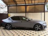 Диски с шинами bmw g60 r20 оригинал стиль 938 за 1 100 000 тг. в Алматы