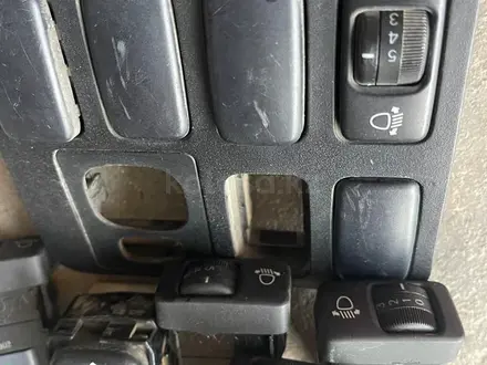 Кнопка корректора фар на Toyota Prado 120 за 20 000 тг. в Алматы – фото 2
