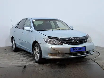 Toyota Camry 2004 года за 2 990 000 тг. в Астана – фото 3