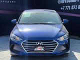 Hyundai Elantra 2018 года за 7 850 000 тг. в Актобе – фото 2