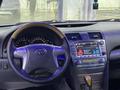 Toyota Camry 2006 года за 7 100 000 тг. в Шымкент – фото 9
