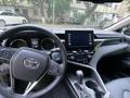 Toyota Camry 2021 года за 18 500 000 тг. в Шымкент – фото 9