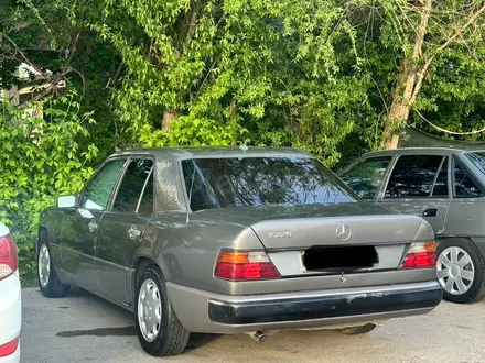 Mercedes-Benz E 230 1989 года за 1 600 000 тг. в Шымкент – фото 4