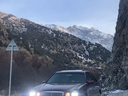 Mercedes-Benz E 280 1996 года за 2 350 000 тг. в Шымкент – фото 2