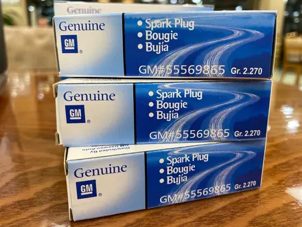 Свечи зажигания Genuine.Установка есть! за 2 000 тг. в Алматы – фото 3