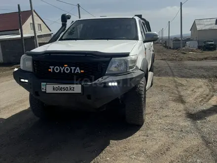 Toyota Hilux 2012 года за 9 500 000 тг. в Караганда – фото 2