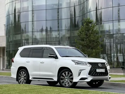 Lexus LX 570 2017 года за 45 000 000 тг. в Алматы