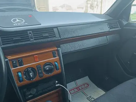 Mercedes-Benz E 200 1993 года за 1 690 000 тг. в Шымкент – фото 8