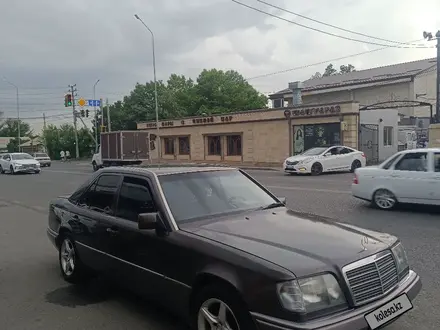Mercedes-Benz E 200 1993 года за 1 690 000 тг. в Шымкент – фото 3