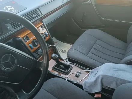 Mercedes-Benz E 200 1993 года за 1 690 000 тг. в Шымкент – фото 5