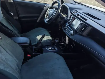 Toyota RAV4 2017 года за 12 500 000 тг. в Алматы – фото 14