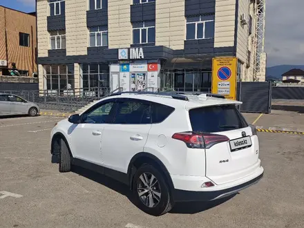 Toyota RAV4 2017 года за 12 500 000 тг. в Алматы – фото 7